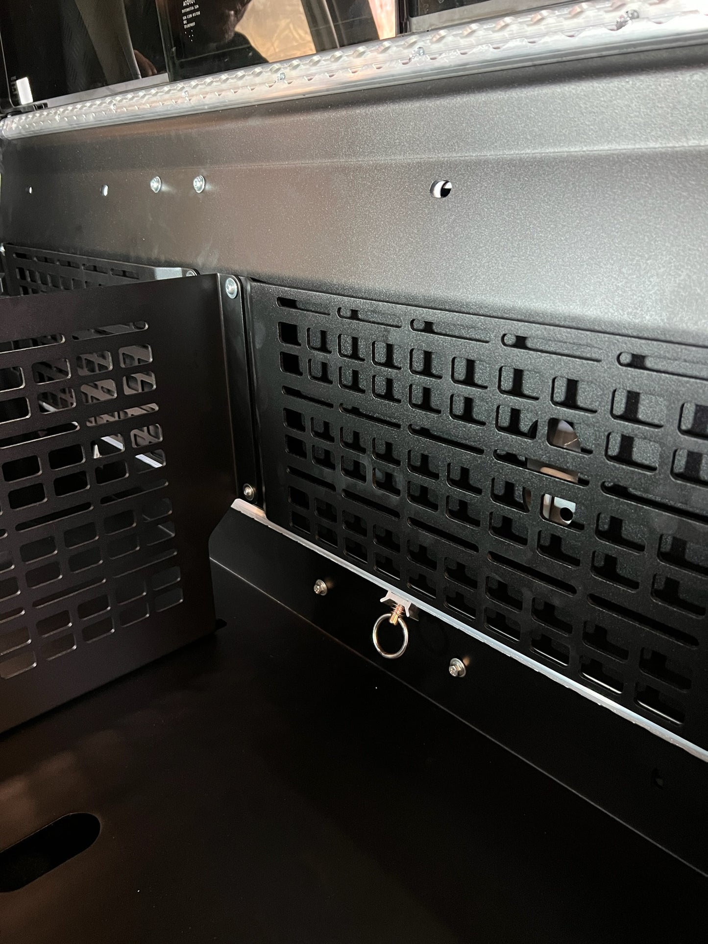 Rear Seat Delete : 2025 Jeep Gladiator